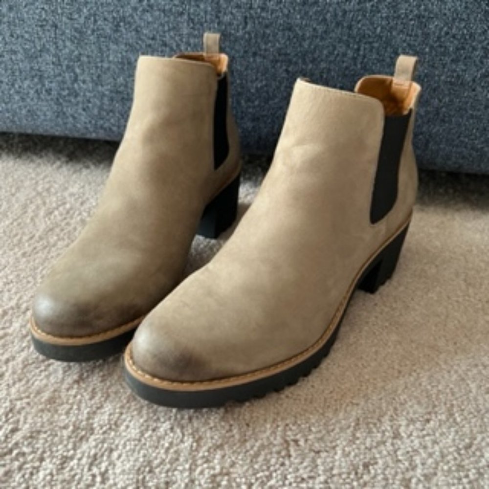Caslon Joshua Leather Bootie, Size 10